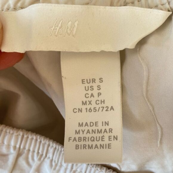 H&M Cream Pull On Cotton Lightweight Shorts Size Small - Picture 10 of 10